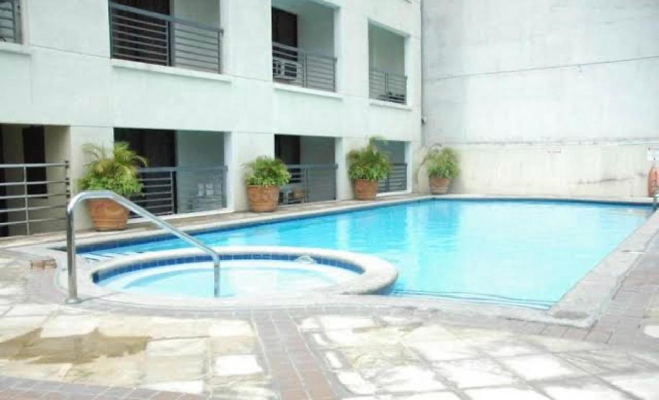 ماكاتي Poolside Family Room Greenbelt Makati المظهر الخارجي الصورة